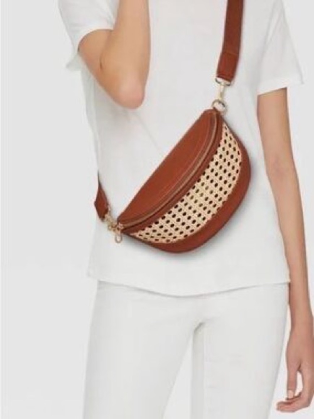 NWT Universal Thread Women’s Tan Woven Belt Bag - One Size